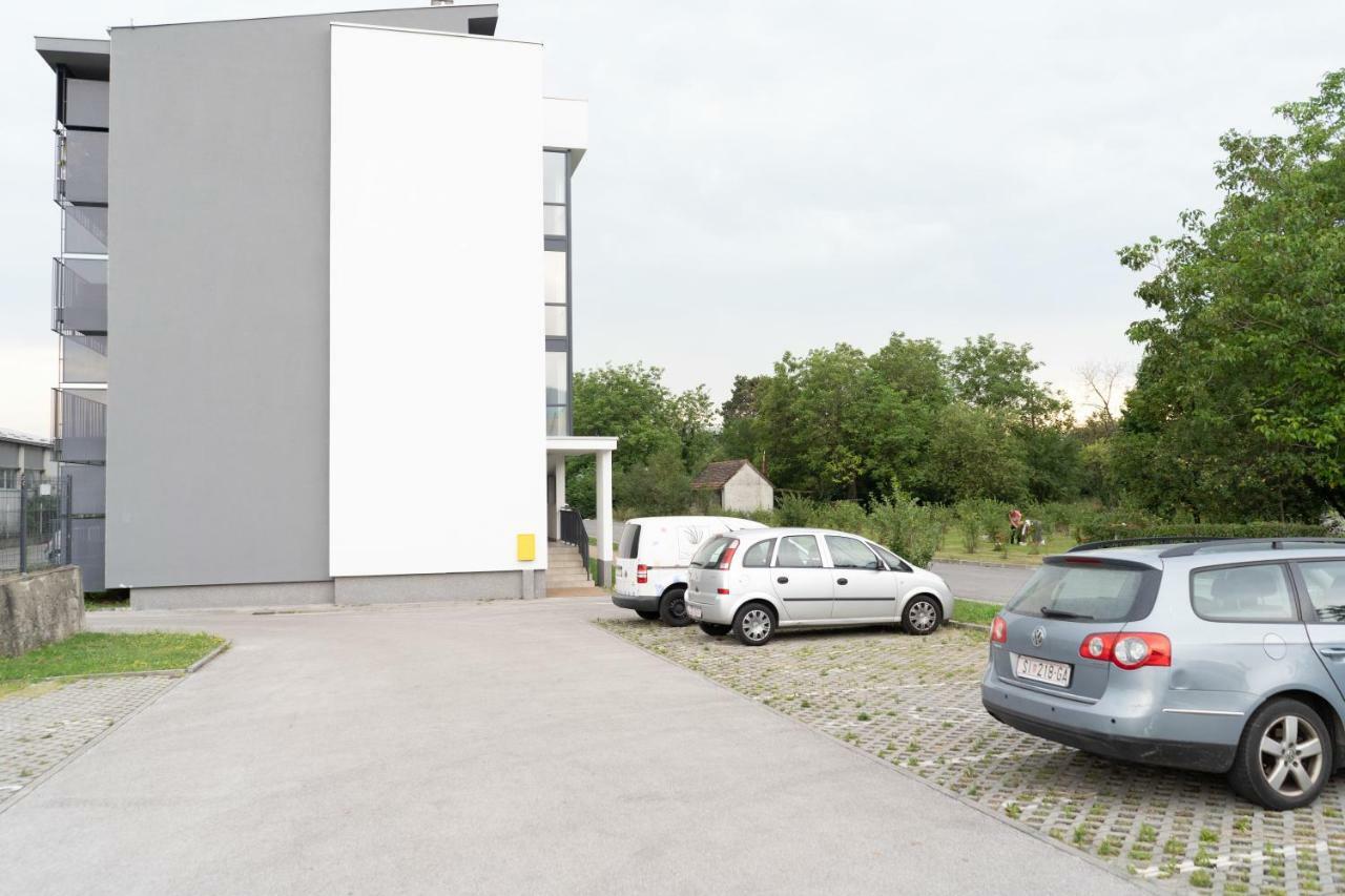 Jacuzzi Studio Apartman Mare'S Zagreb Eksteriør billede